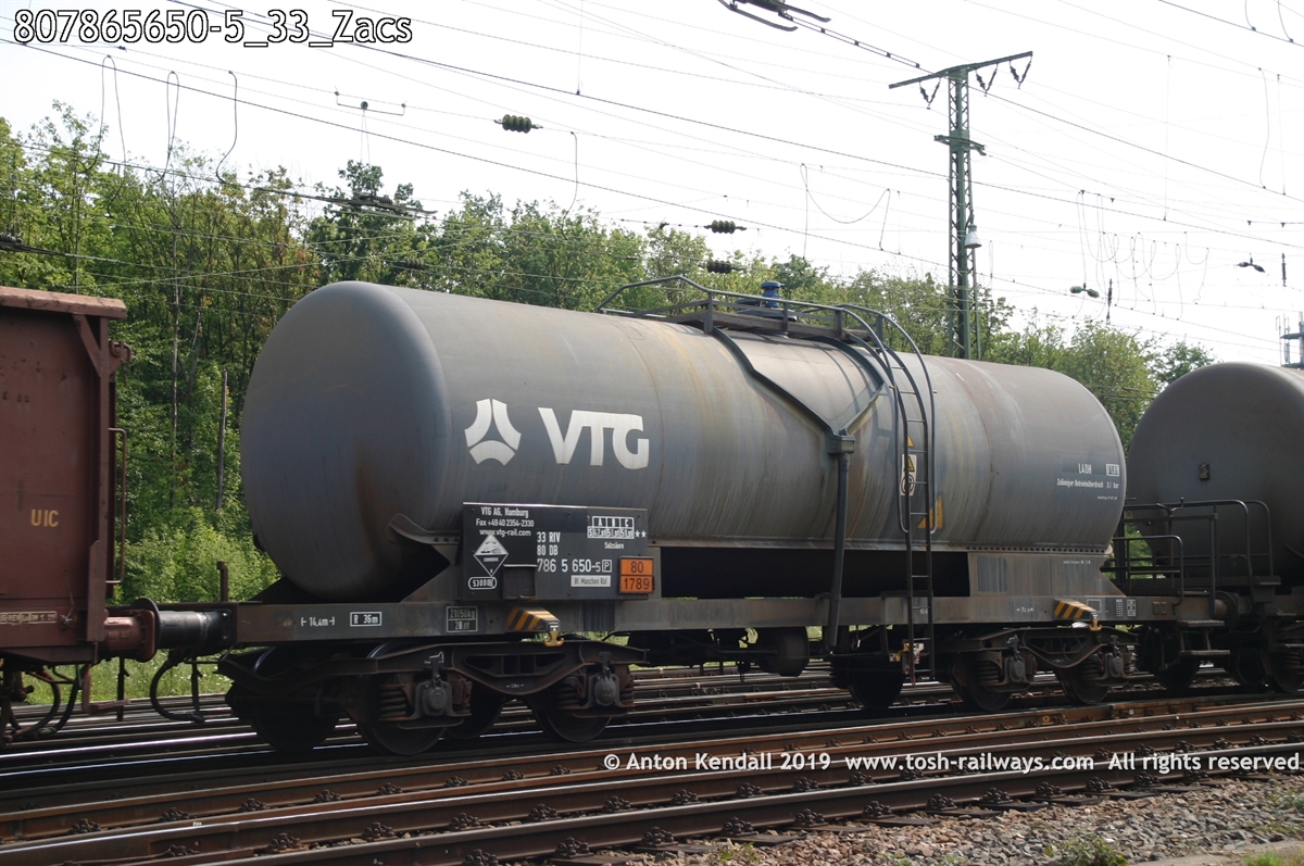 807865650-5_33_Zacs.jpg